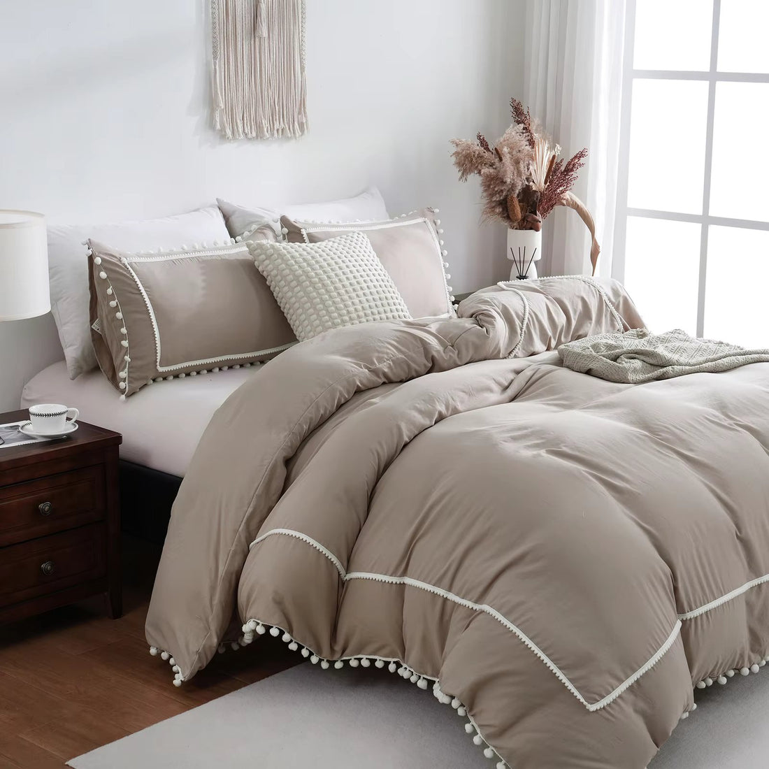 Cozy Pom-Pom Duvet Cover Set with Delicate Trim