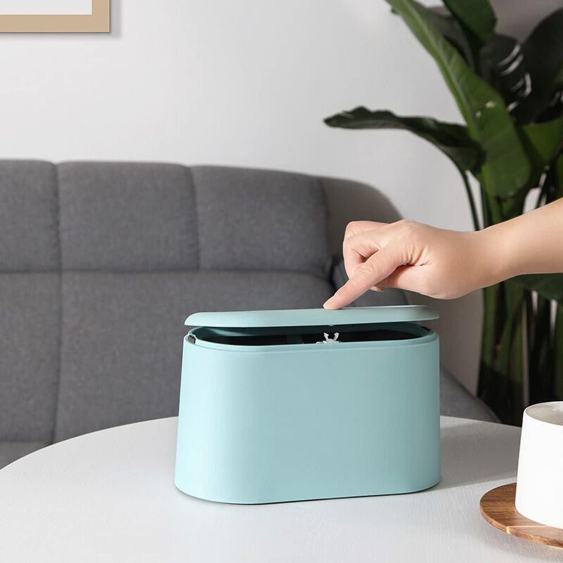 Mini Desktop Waste Bin with Lid Blue Compact 0.5L