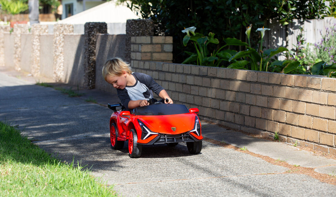 Lenoxx Classic Supercar Ride On Electric Car Red 12V