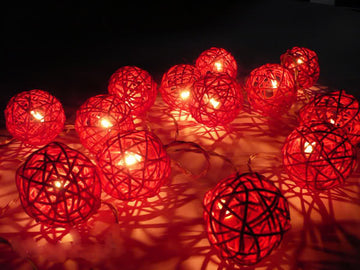 Vortaz LED Rattan Ball String Lights Red 20 Balls Battery 3m