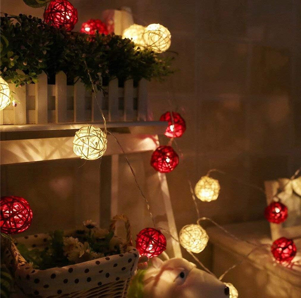 Vortaz Rattan Ball String Lights 50 LED Battery Powered 5m Red White